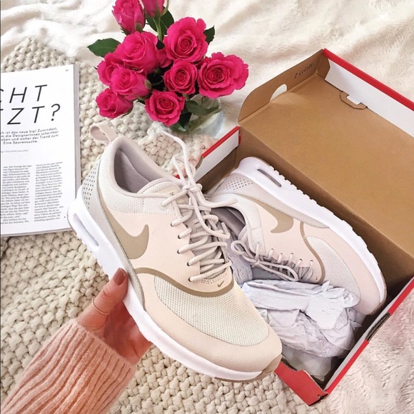 Nike Shoes - Nike air max thea sneakers